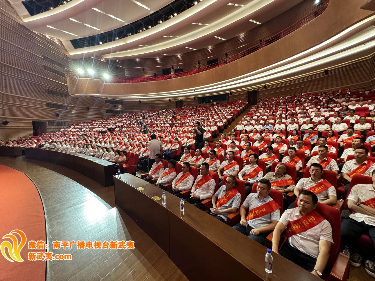 喜報(bào)！易順建工集團(tuán)有限公司總經(jīng)理李晉恒榮獲南平市防御“6·9”極端暴雨洪澇災(zāi)害優(yōu)秀個(gè)人稱號(hào)